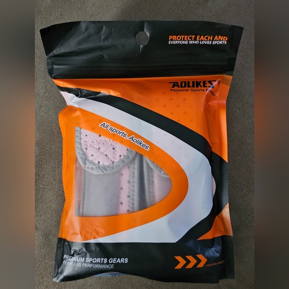 NEW Patellar Tendon Support Strap Adjustable Support Knee Brace - Picture 5 of 10